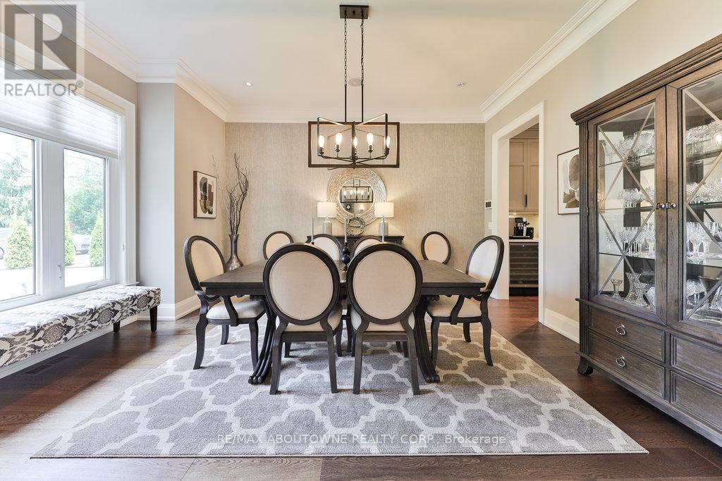 408 Saville Crescent, Oakville, Ontario  L6L 3T8 - Photo 6 - W12419101