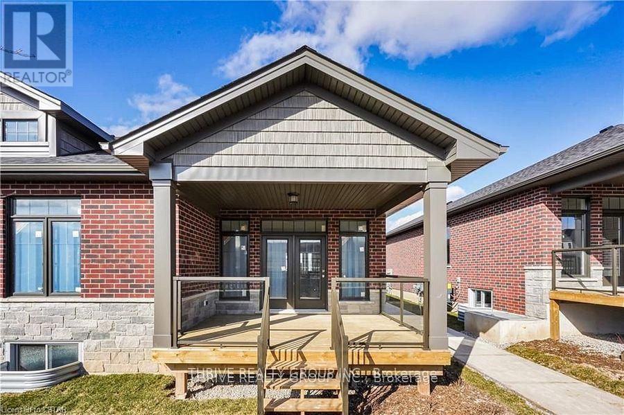 Property at 9 - 1080 UPPERPOINT AVENUE image 3
