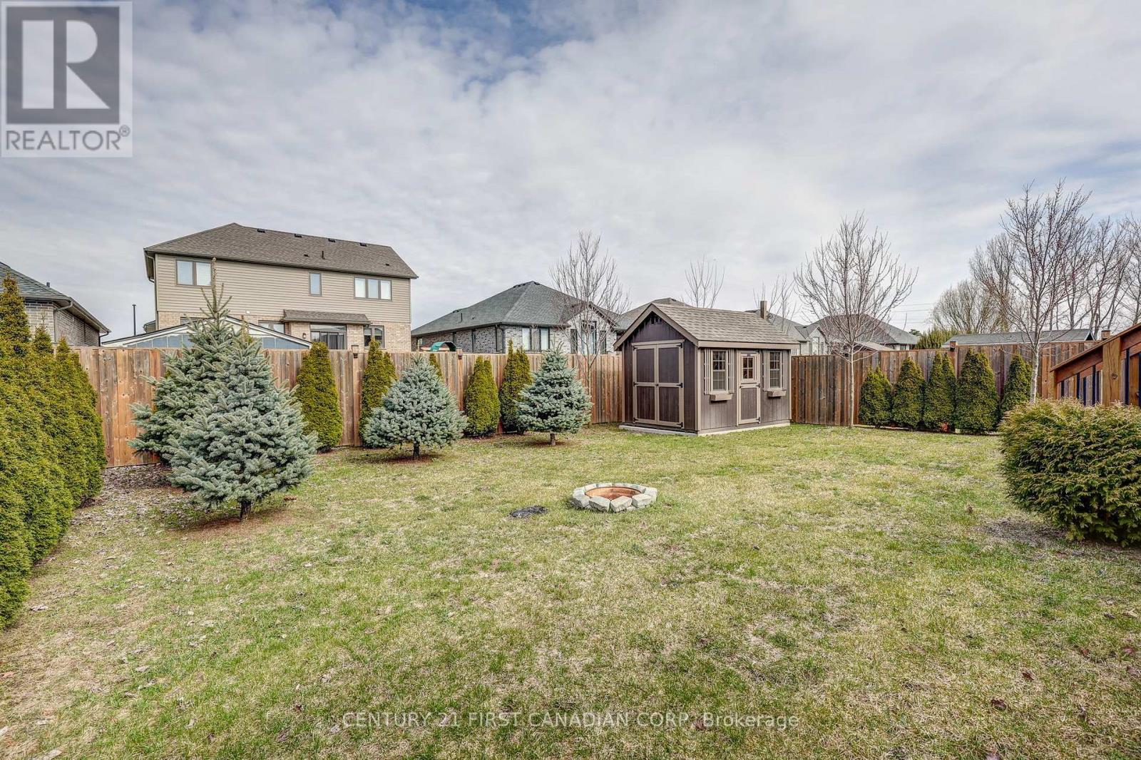 696 Bennett Crescent, Strathroy-Caradoc, Ontario  N0L 1W0 - Photo 48 - X12418481
