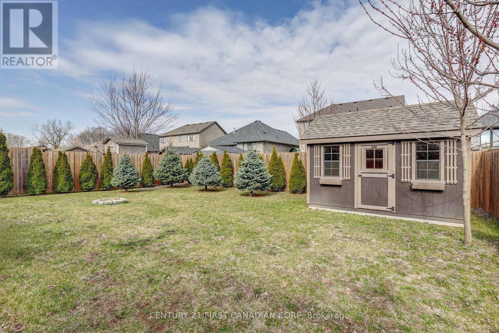 696 Bennett Crescent, Strathroy-Caradoc, Ontario  N0L 1W0 - Photo 49 - X12418481
