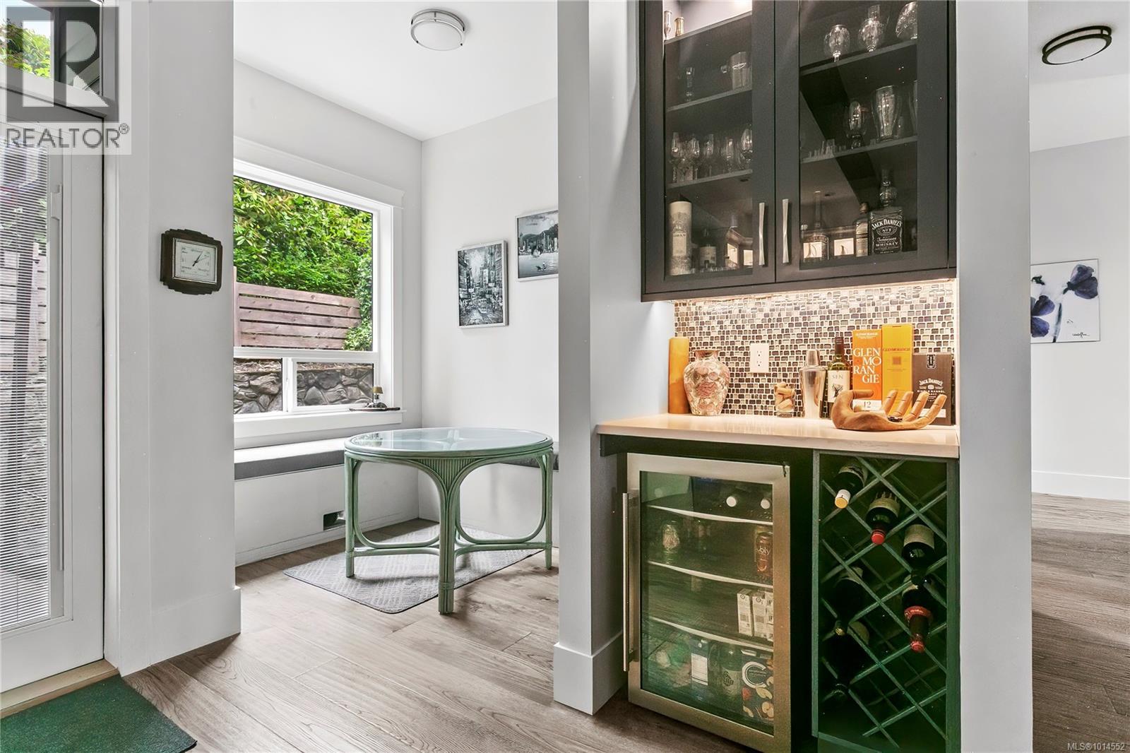 1430 Payton Pl, Saanich, British Columbia V8X 2B8 - Photo 13 - 1014552