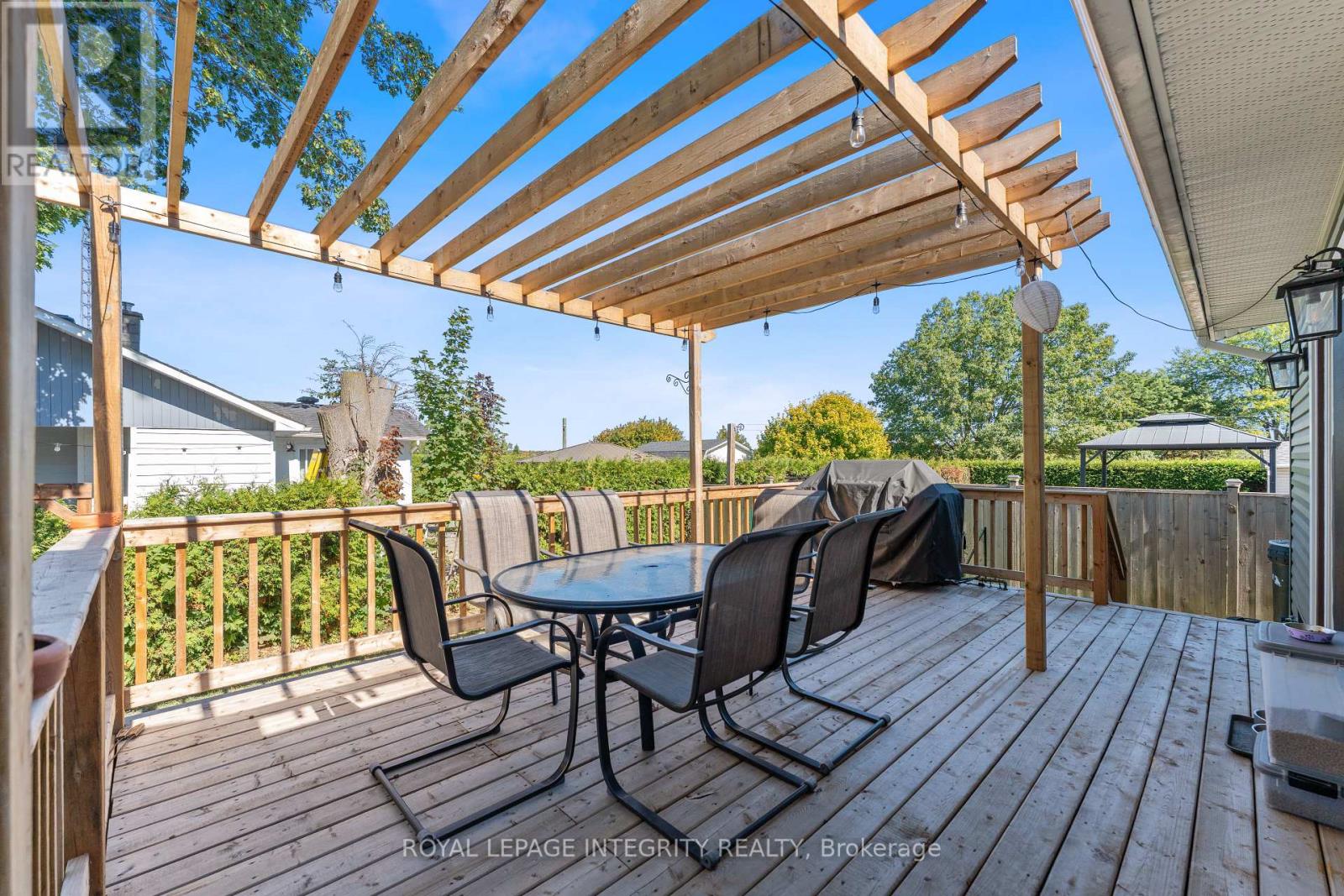 2217 Lapointe Street, Clarence-Rockland, Ontario  K0A 1E0 - Photo 11 - X12419197