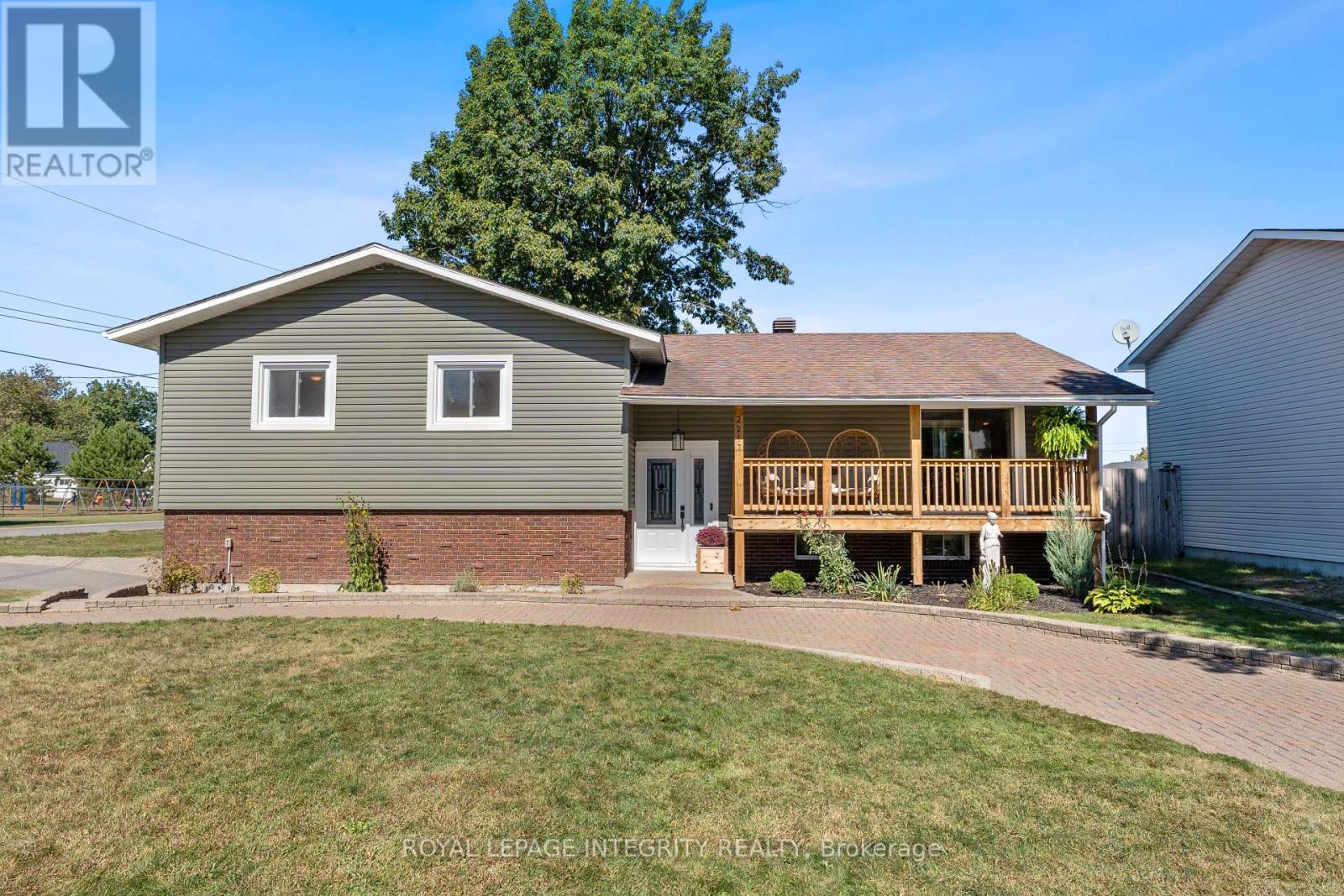 2217 Lapointe Street, Clarence-Rockland, Ontario  K0A 1E0 - Photo 2 - X12419197