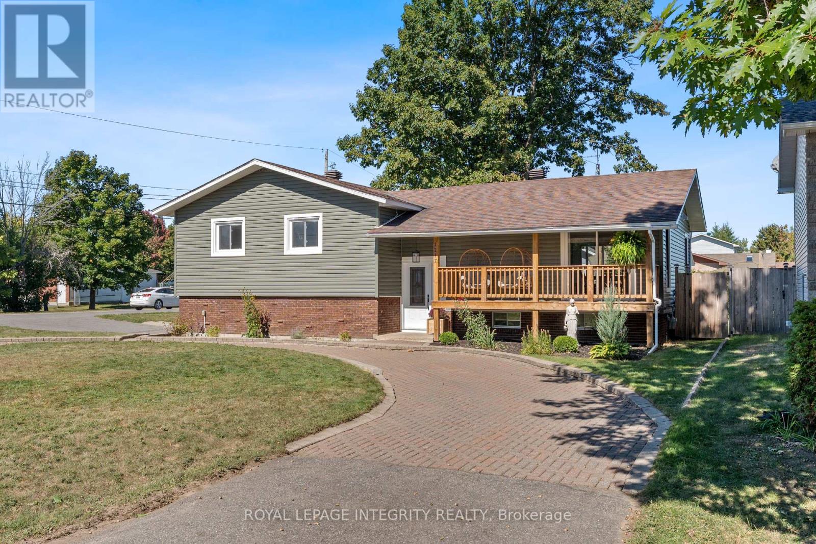 2217 Lapointe Street, Clarence-Rockland, Ontario  K0A 1E0 - Photo 3 - X12419197