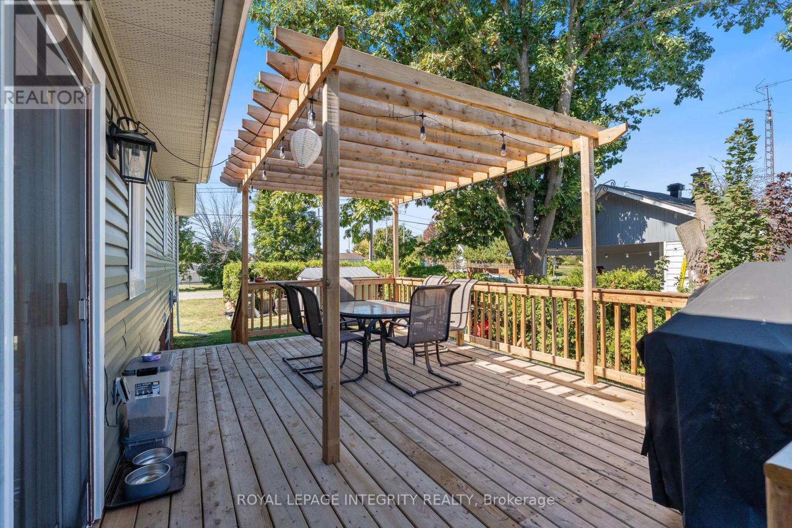 2217 Lapointe Street, Clarence-Rockland, Ontario  K0A 1E0 - Photo 9 - X12419197