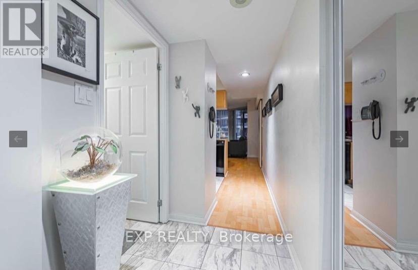 705 - 228 Queens Quay W, Toronto, Ontario  M5J 2X1 - Photo 19 - C12419137
