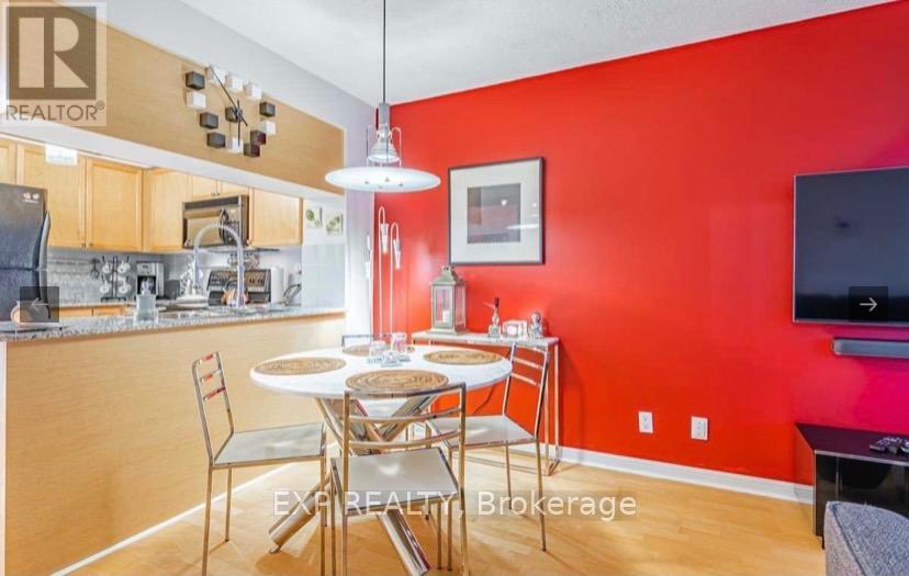 705 - 228 Queens Quay W, Toronto, Ontario  M5J 2X1 - Photo 2 - C12419137