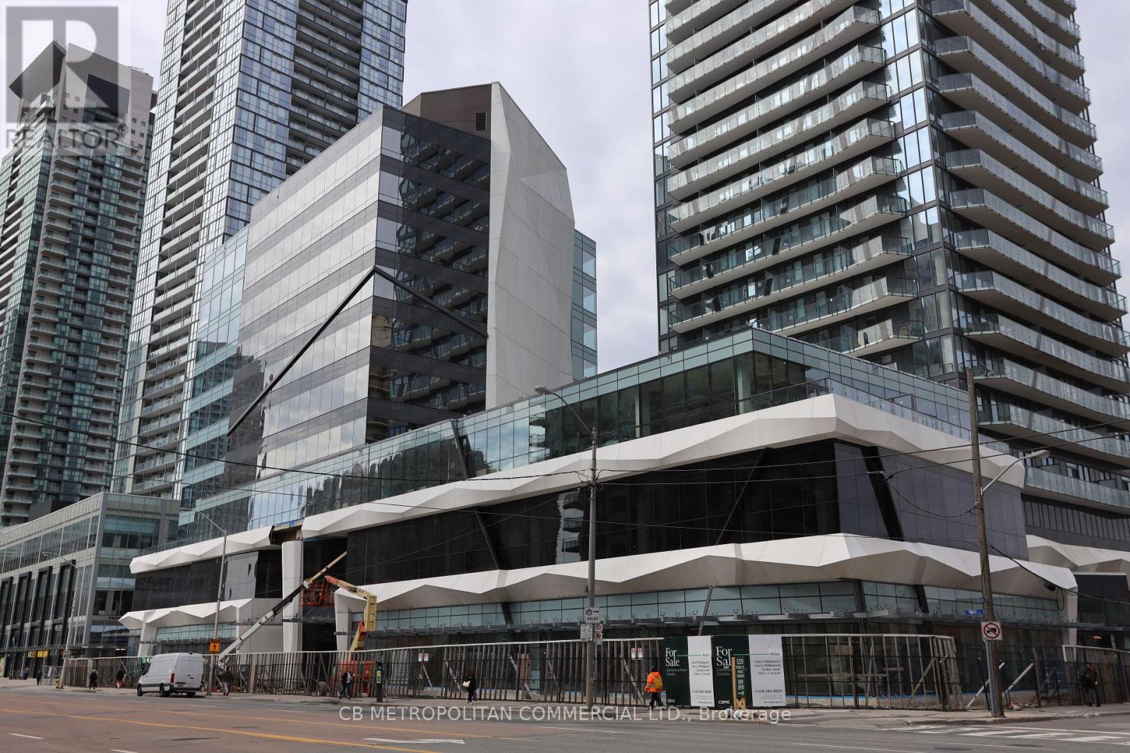 Upper Market - 5250 Yonge Street, Toronto (Willowdale West), Ontario  M2N 5P6 - Photo 2 - C12419140