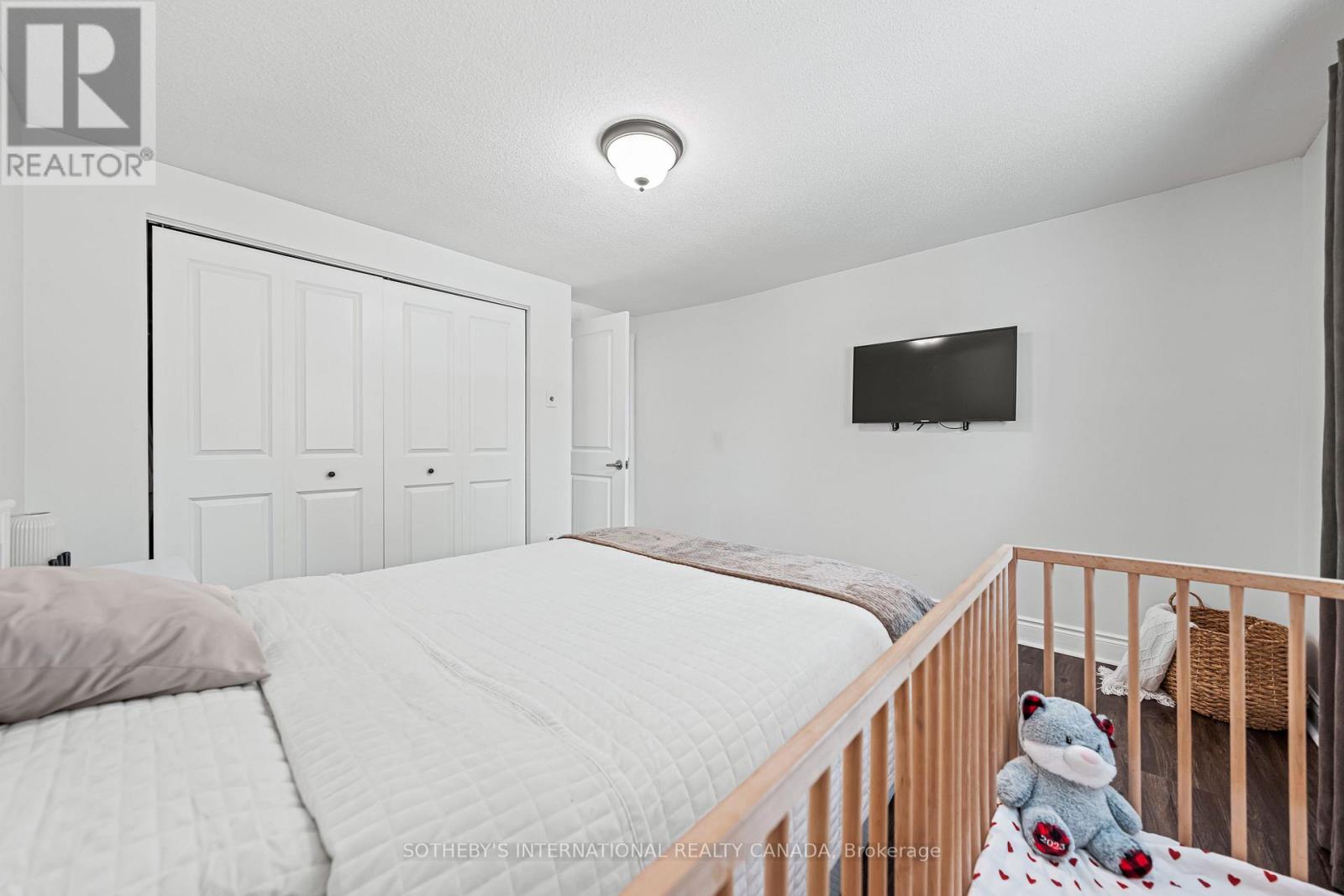 64 Glenbrook Crescent, Cambridge, Ontario  N1R 7Z2 - Photo 25 - X12419049