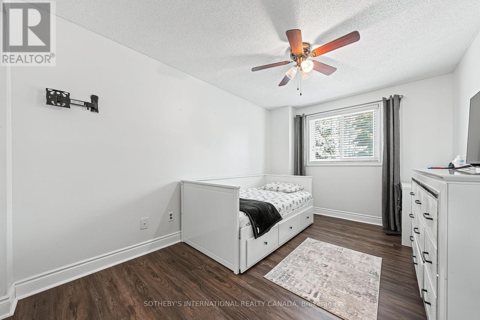 64 Glenbrook Crescent, Cambridge, Ontario  N1R 7Z2 - Photo 26 - X12419049
