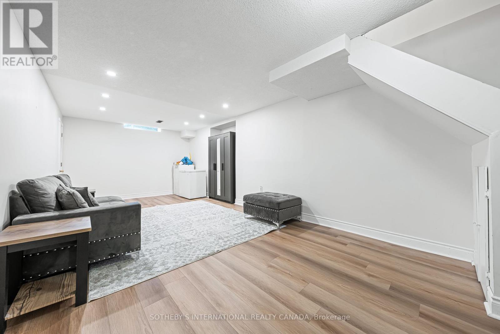 64 Glenbrook Crescent, Cambridge, Ontario  N1R 7Z2 - Photo 32 - X12419049