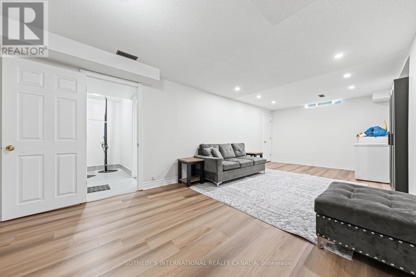 64 Glenbrook Crescent, Cambridge, Ontario  N1R 7Z2 - Photo 34 - X12419049