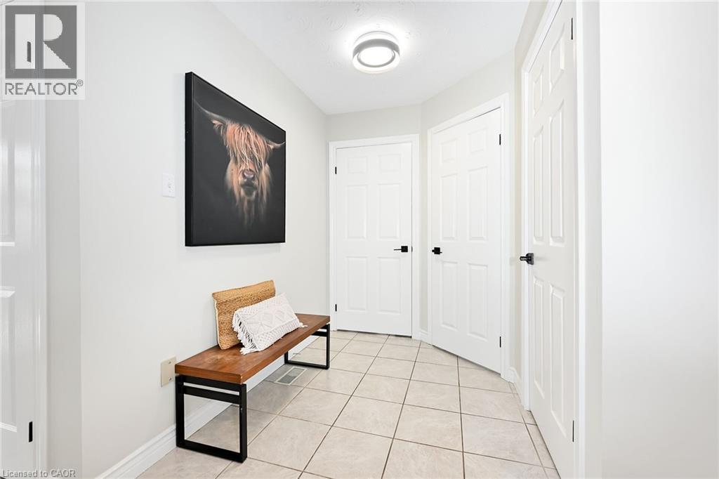 95 Gatestone Drive, Hamilton, Ontario  L8J 2V1 - Photo 6 - 40765088