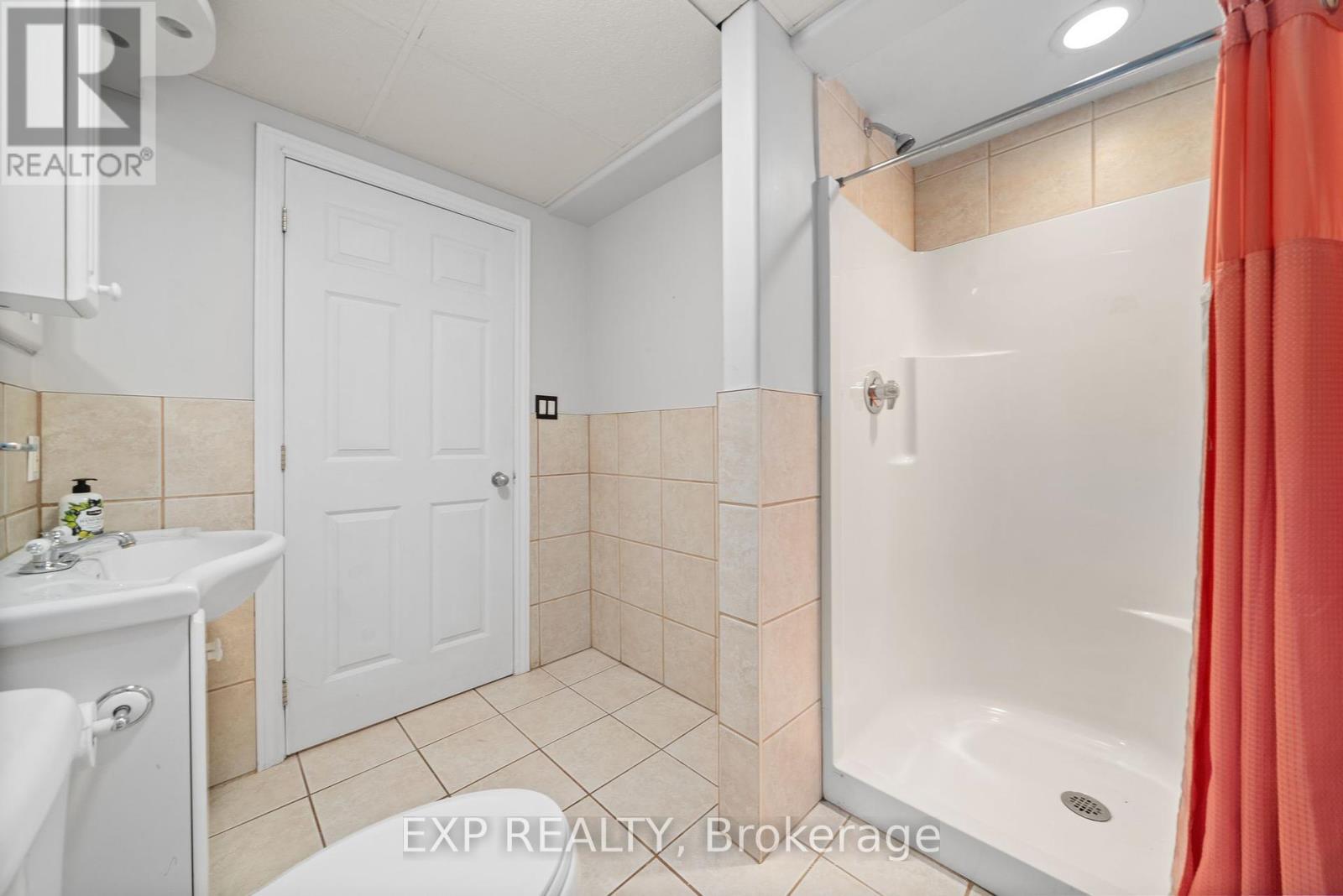 130 Finch Drive, Belleville (Belleville Ward), Ontario  K8P 5L4 - Photo 37 - X12419260