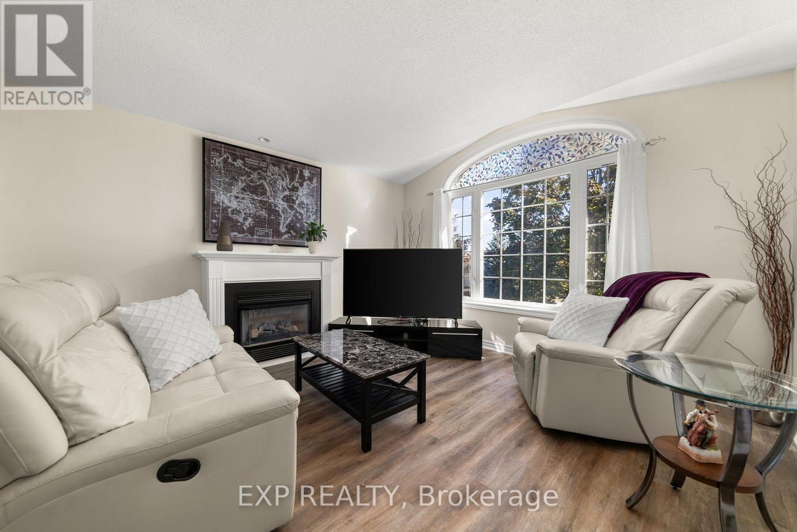 130 Finch Drive, Belleville (Belleville Ward), Ontario  K8P 5L4 - Photo 6 - X12419260