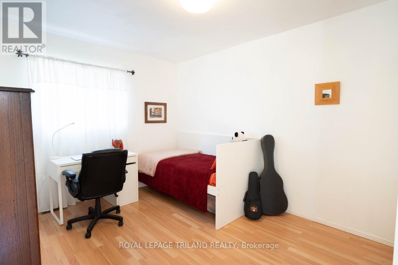 225 Wellington Street, London East, Ontario  N6B 2L2 - Photo 11 - X12419372