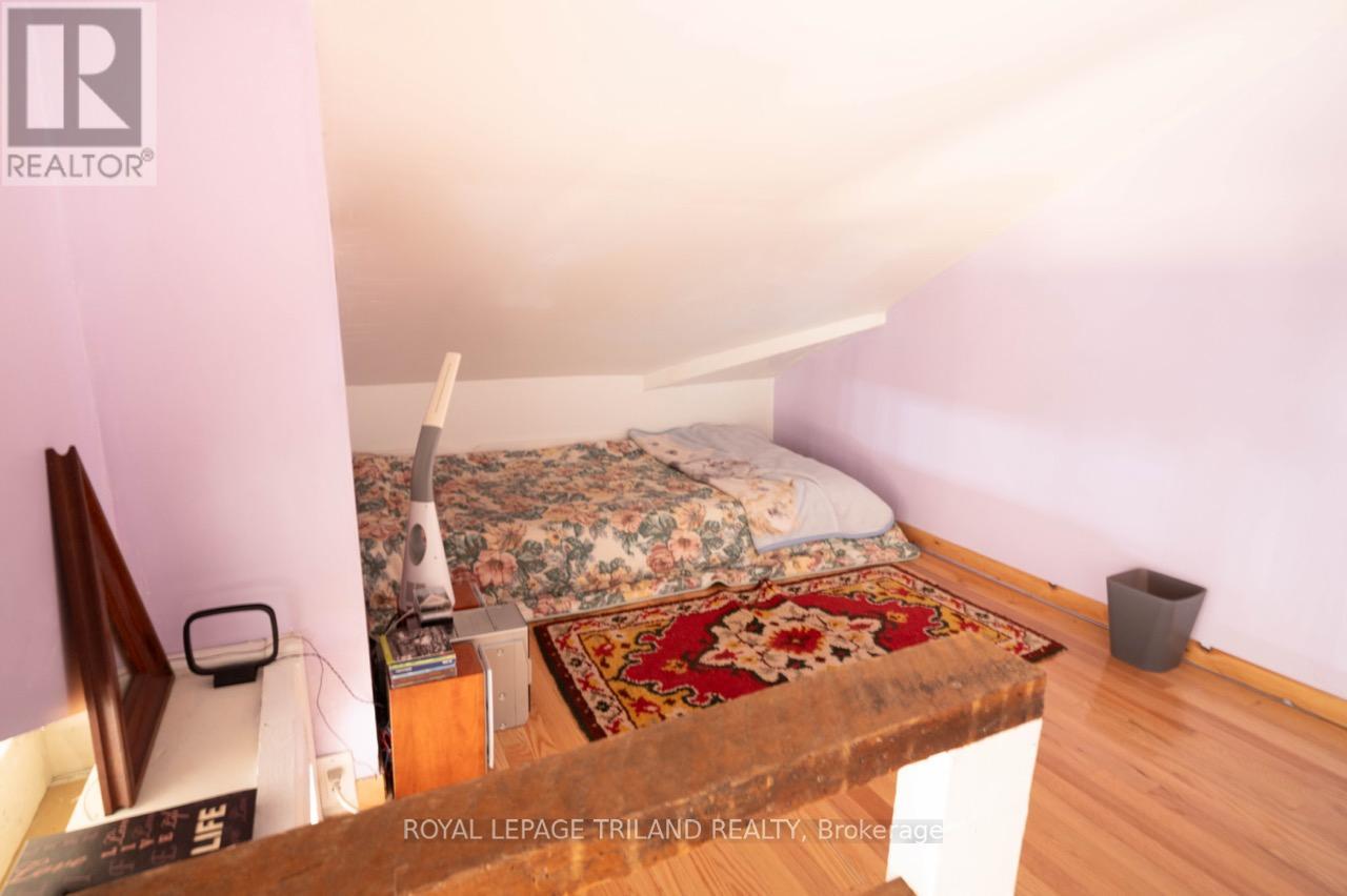 225 Wellington Street, London East, Ontario  N6B 2L2 - Photo 17 - X12419372