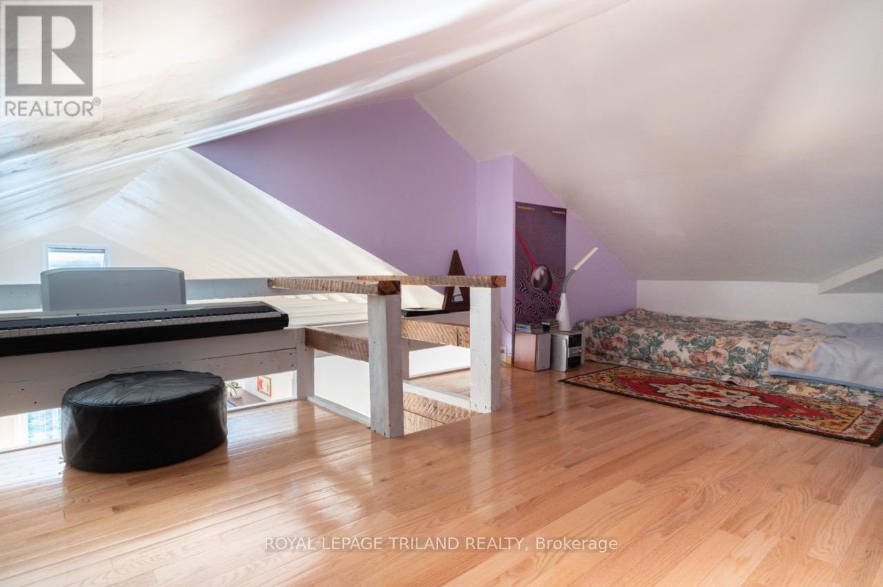 225 Wellington Street, London East, Ontario  N6B 2L2 - Photo 19 - X12419372