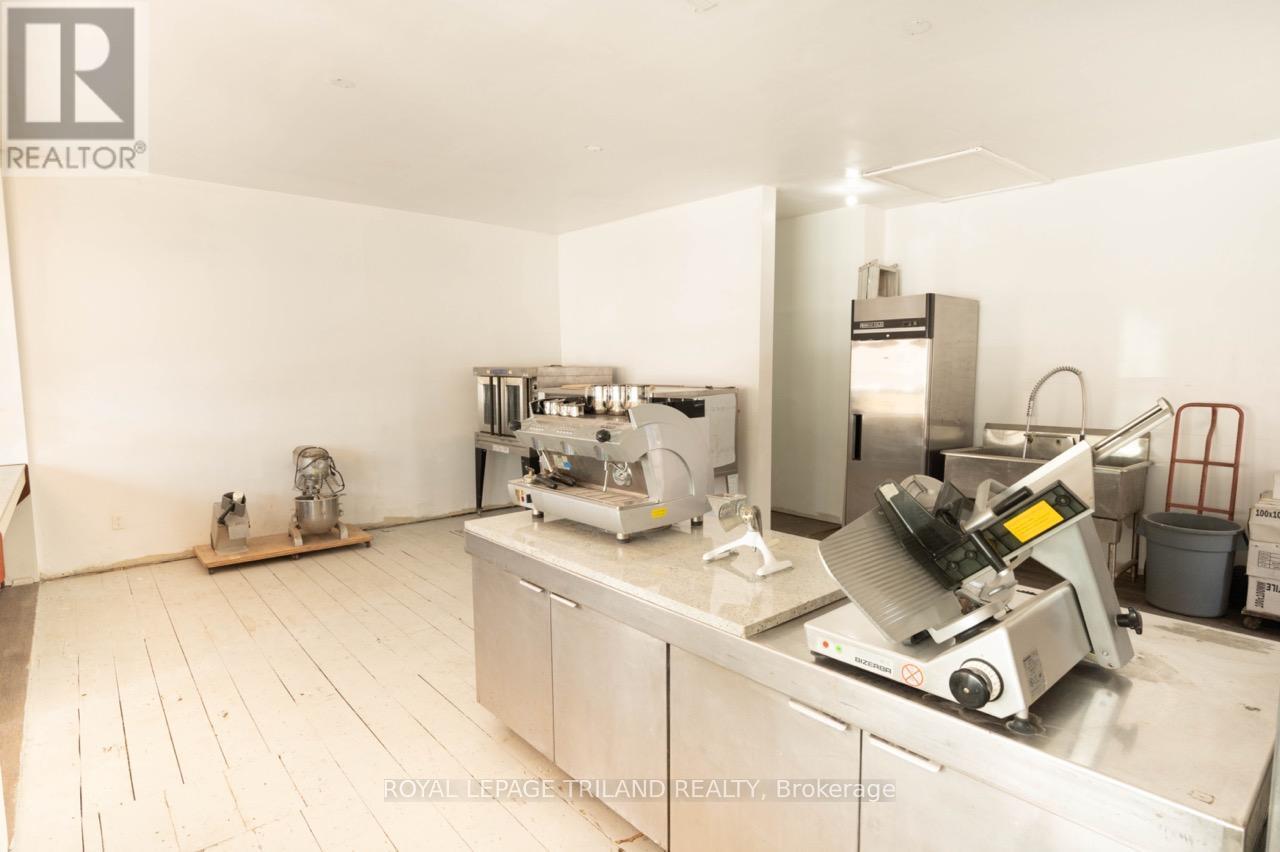 225 Wellington Street, London East, Ontario  N6B 2L2 - Photo 23 - X12419372