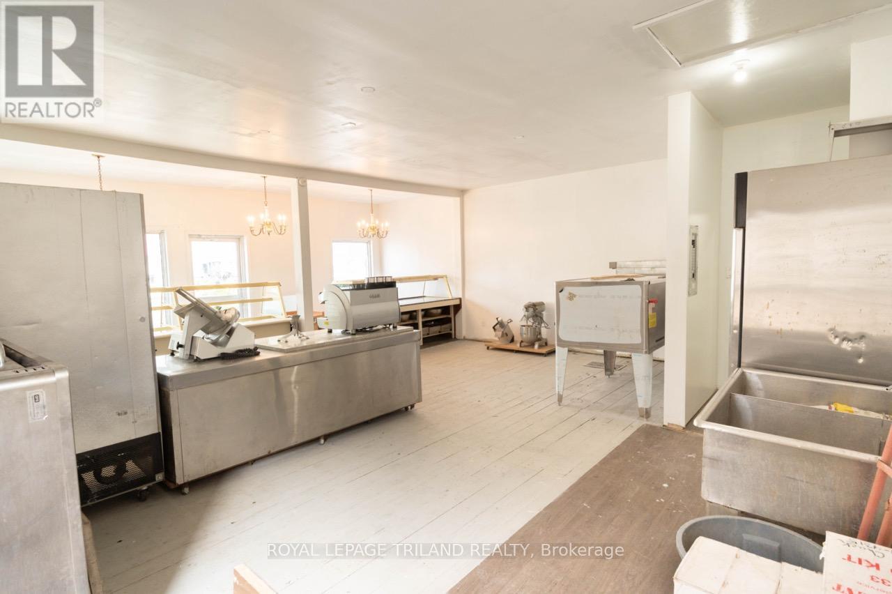 225 Wellington Street, London East, Ontario  N6B 2L2 - Photo 27 - X12419372