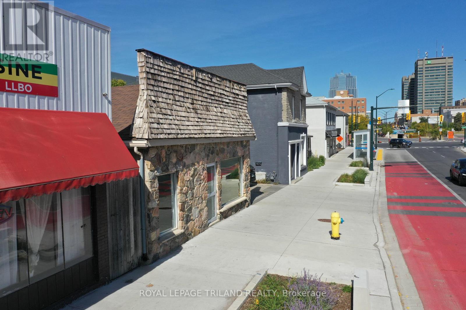225 Wellington Street, London East, Ontario  N6B 2L2 - Photo 3 - X12419372