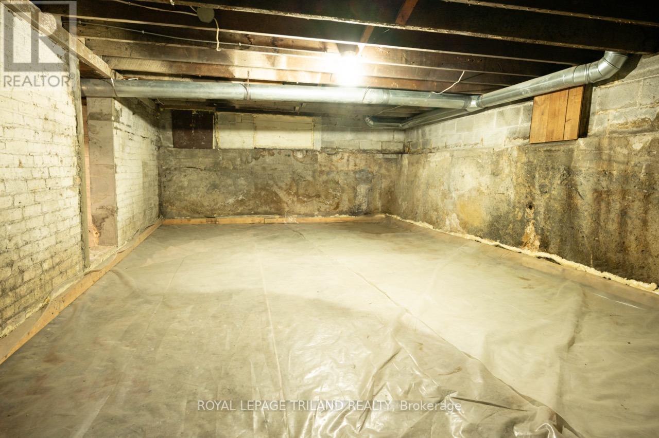225 Wellington Street, London East, Ontario  N6B 2L2 - Photo 33 - X12419372