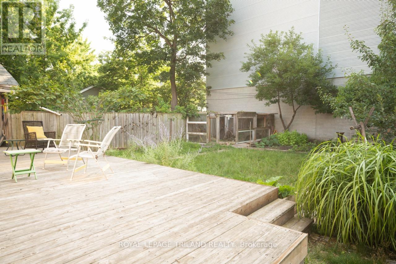 225 Wellington Street, London East, Ontario  N6B 2L2 - Photo 37 - X12419372