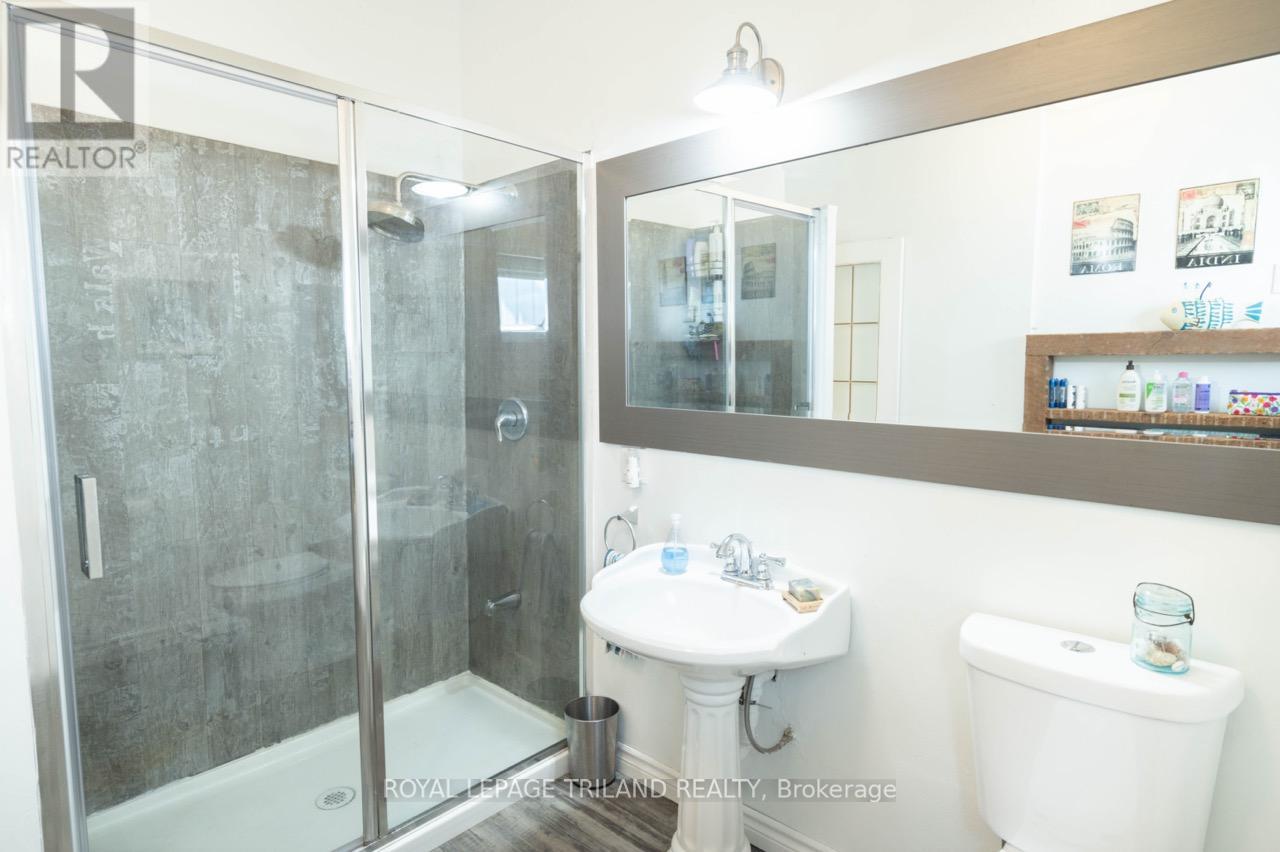 225 Wellington Street, London East, Ontario  N6B 2L2 - Photo 9 - X12419372