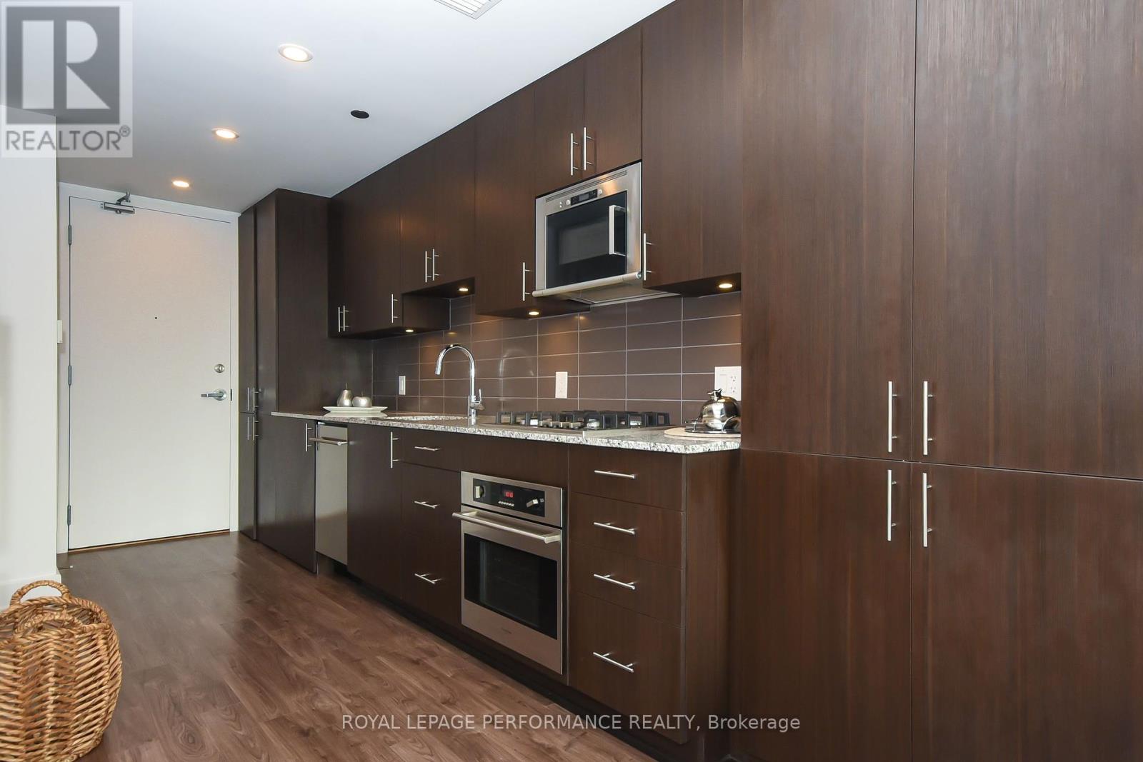 309a - 7 Marquette Avenue, Ottawa, Ontario  K1L 8A7 - Photo 10 - X12419312