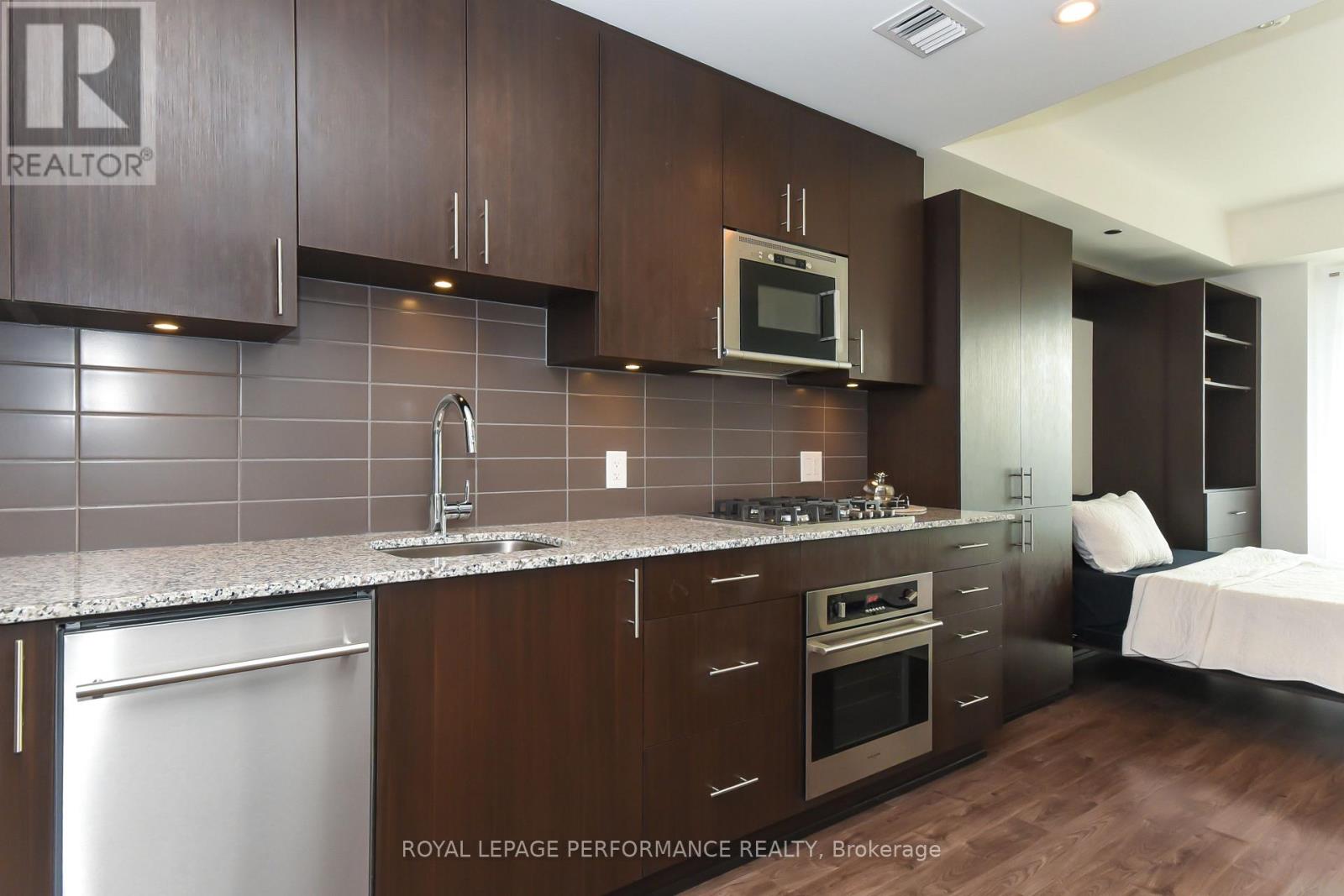 309a - 7 Marquette Avenue, Ottawa, Ontario  K1L 8A7 - Photo 14 - X12419312