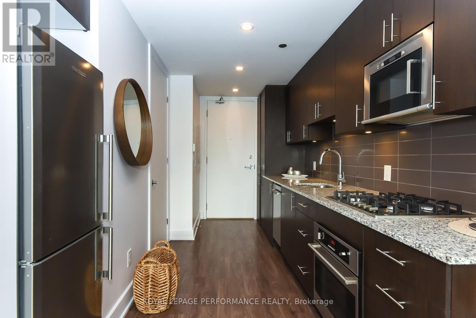 309a - 7 Marquette Avenue, Ottawa, Ontario  K1L 8A7 - Photo 9 - X12419312