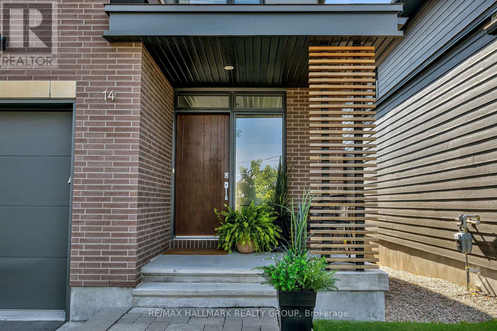 14 Stanhope Court, Ottawa, Ontario  K2J 6S2 - Photo 2 - X12419334