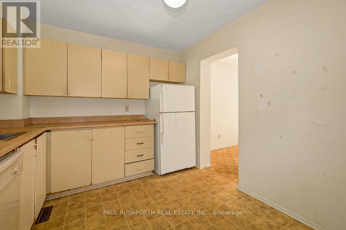148 Bentbrook Crescent, Ottawa, Ontario  K2J 3Y3 - Photo 8 - X12419365