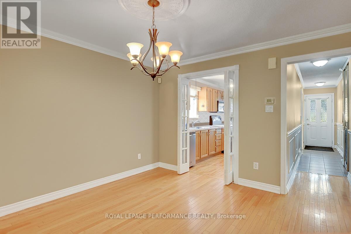 1815 Belval Crescent, Ottawa, Ontario  K1C 6J3 - Photo 11 - X12419369