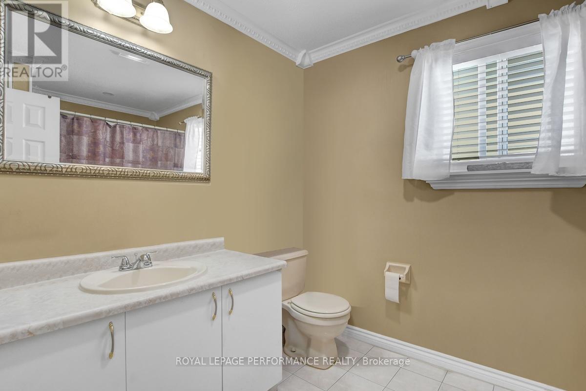 1815 Belval Crescent, Ottawa, Ontario  K1C 6J3 - Photo 24 - X12419369