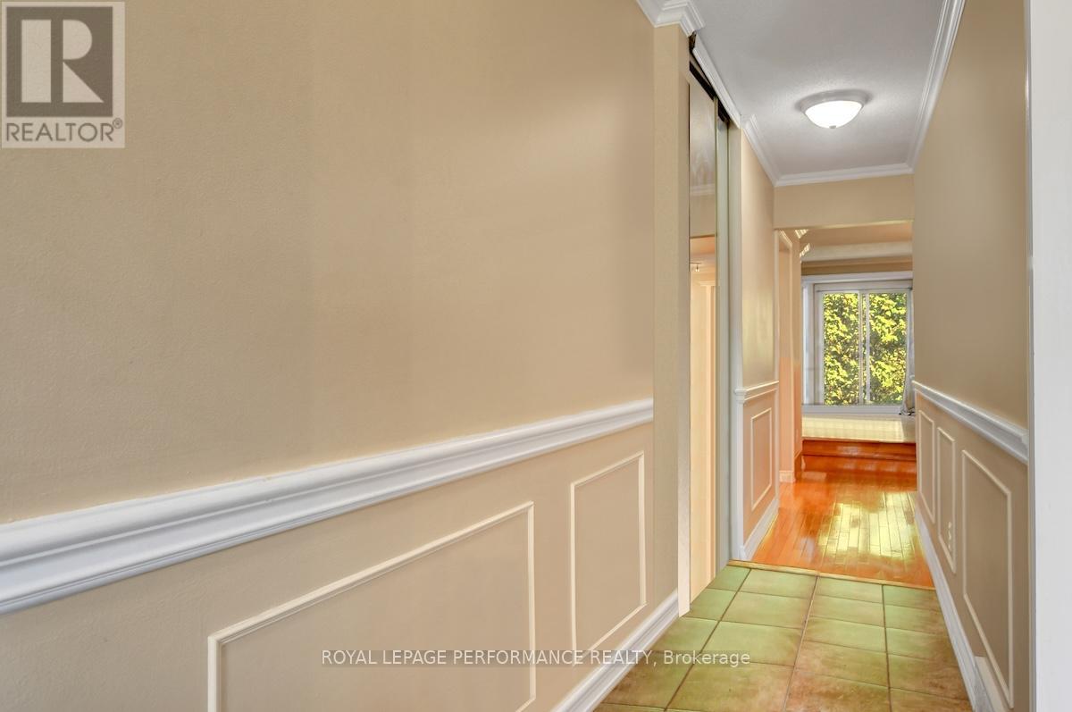 1815 Belval Crescent, Ottawa, Ontario  K1C 6J3 - Photo 4 - X12419369