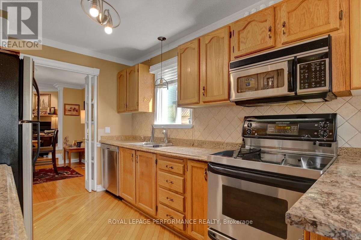 1815 Belval Crescent, Ottawa, Ontario  K1C 6J3 - Photo 6 - X12419369