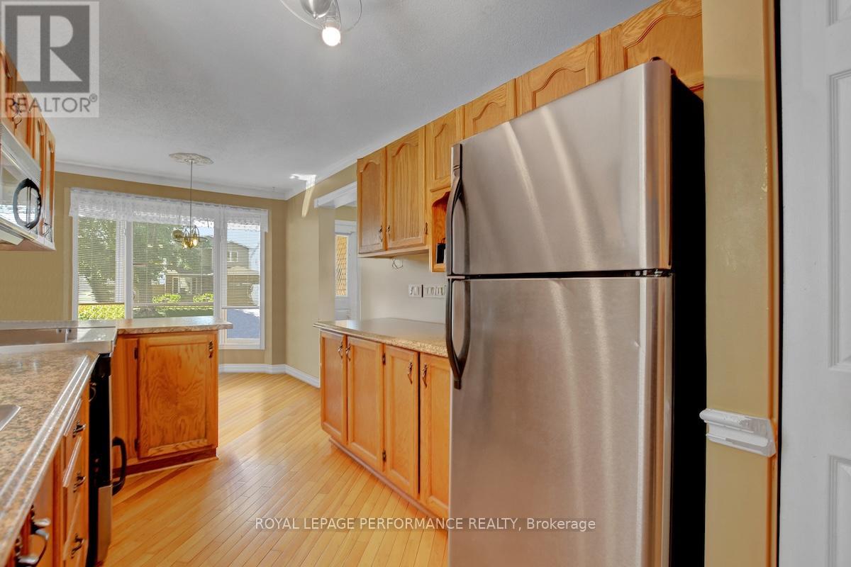 1815 Belval Crescent, Ottawa, Ontario  K1C 6J3 - Photo 9 - X12419369