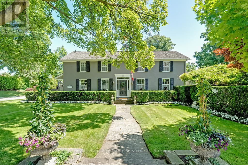 53 THOMAS STREET, Oakville, Ontario