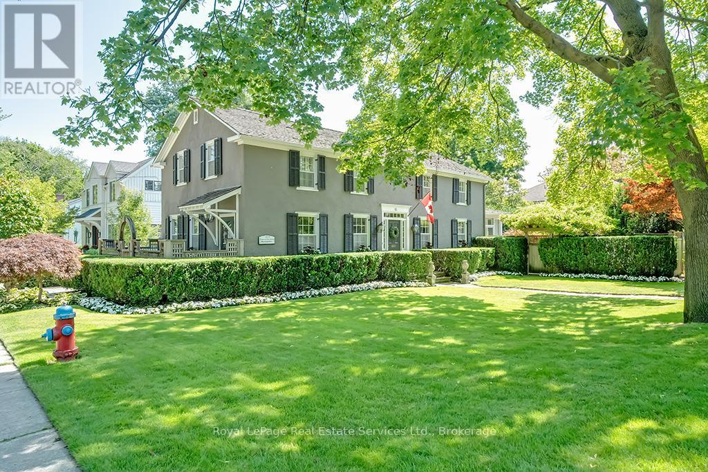 53 Thomas Street, Oakville, Ontario  L6J 3A2 - Photo 2 - W12419345