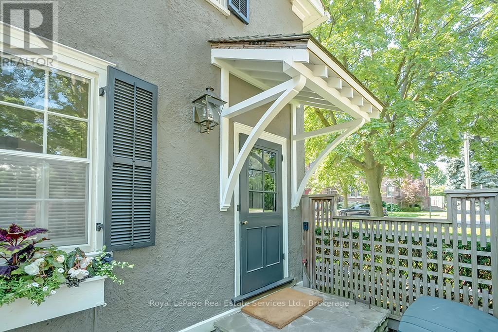 53 Thomas Street, Oakville, Ontario  L6J 3A2 - Photo 5 - W12419345
