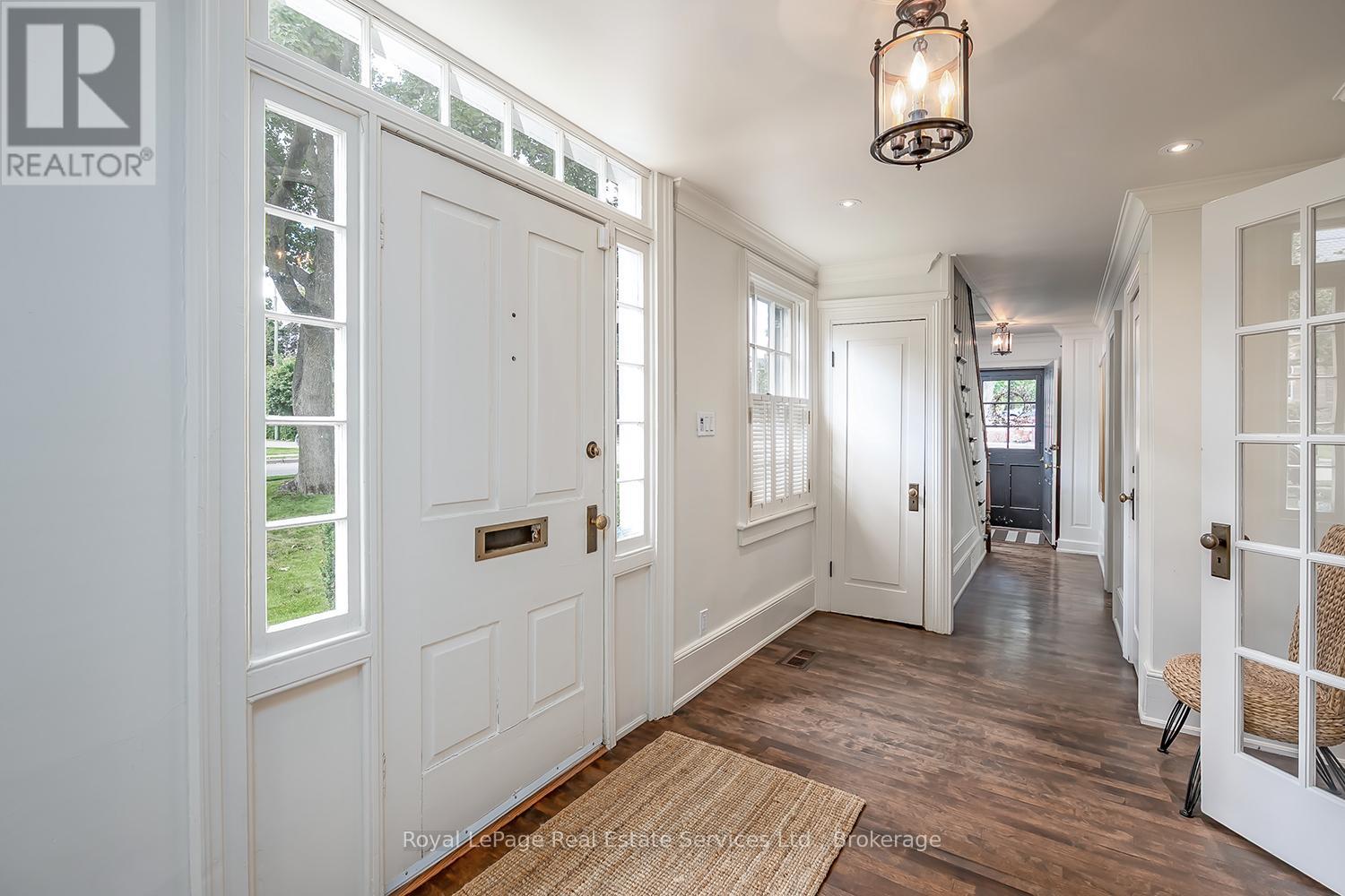 53 Thomas Street, Oakville, Ontario  L6J 3A2 - Photo 7 - W12419345