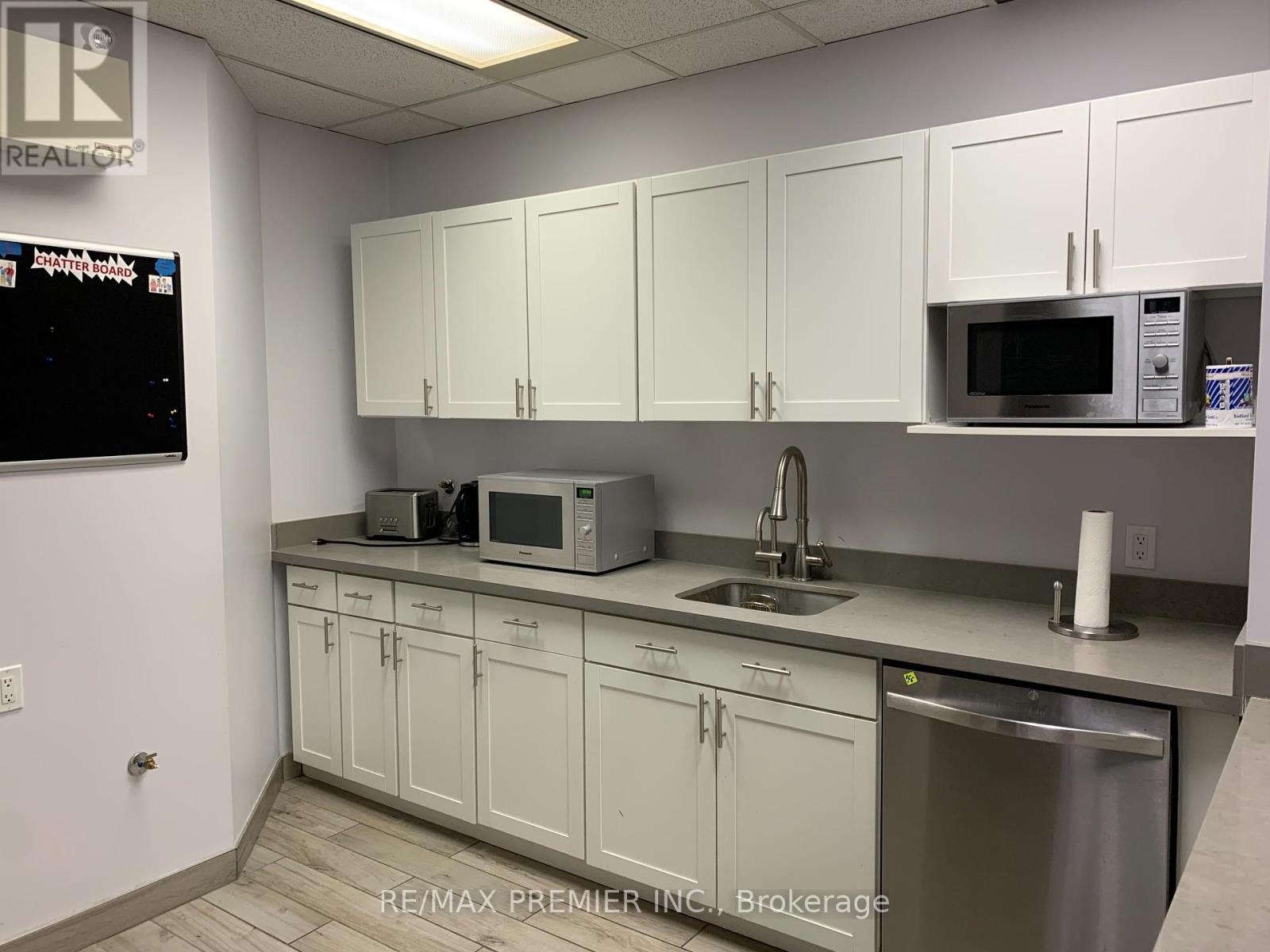 600-34 - 3300 Highway 7 Drive W, Vaughan, Ontario  L4L 1A6 - Photo 11 - N12419131