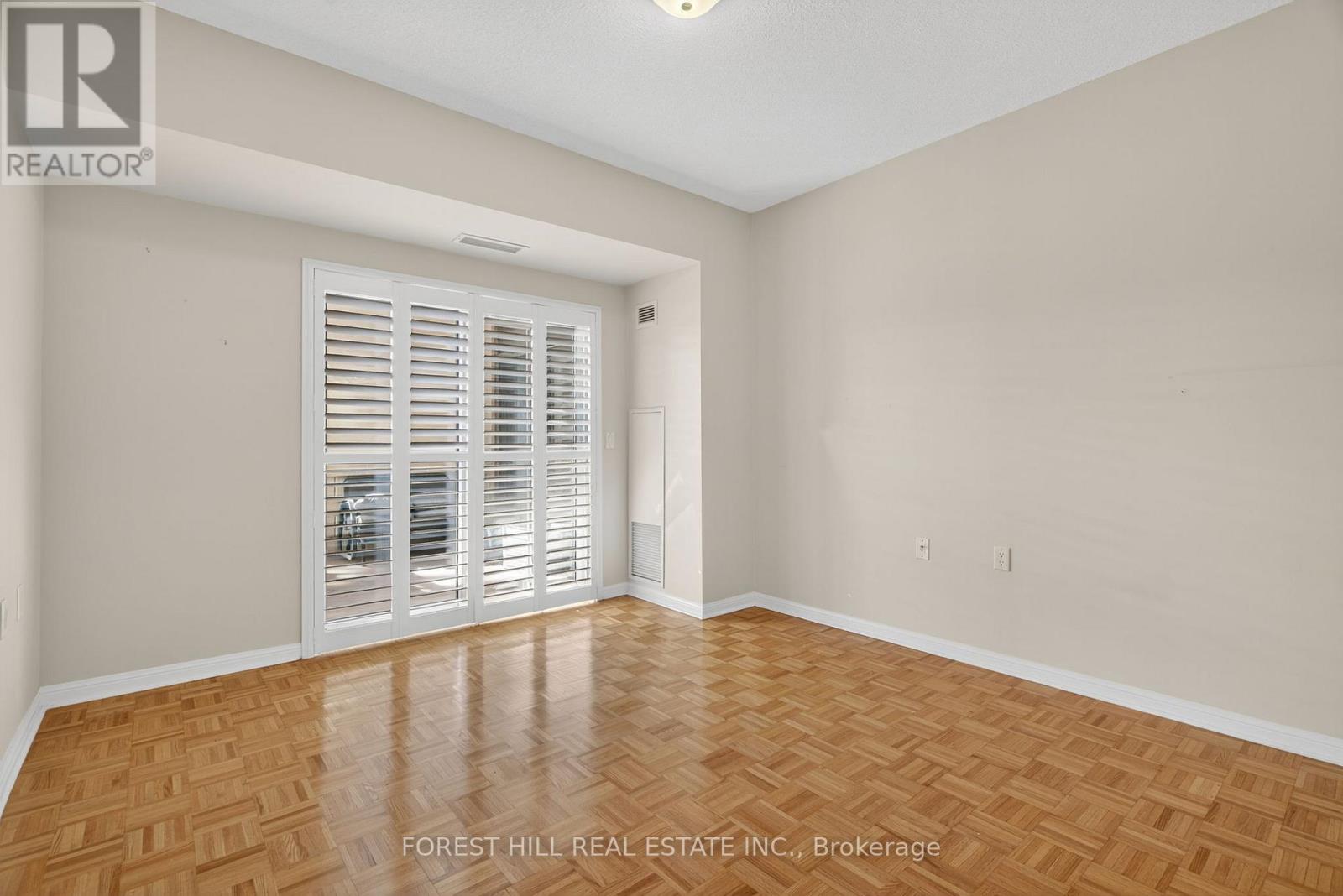115 - 2500 Rutherford Road, Vaughan, Ontario  L4K 5N7 - Photo 10 - N12419138