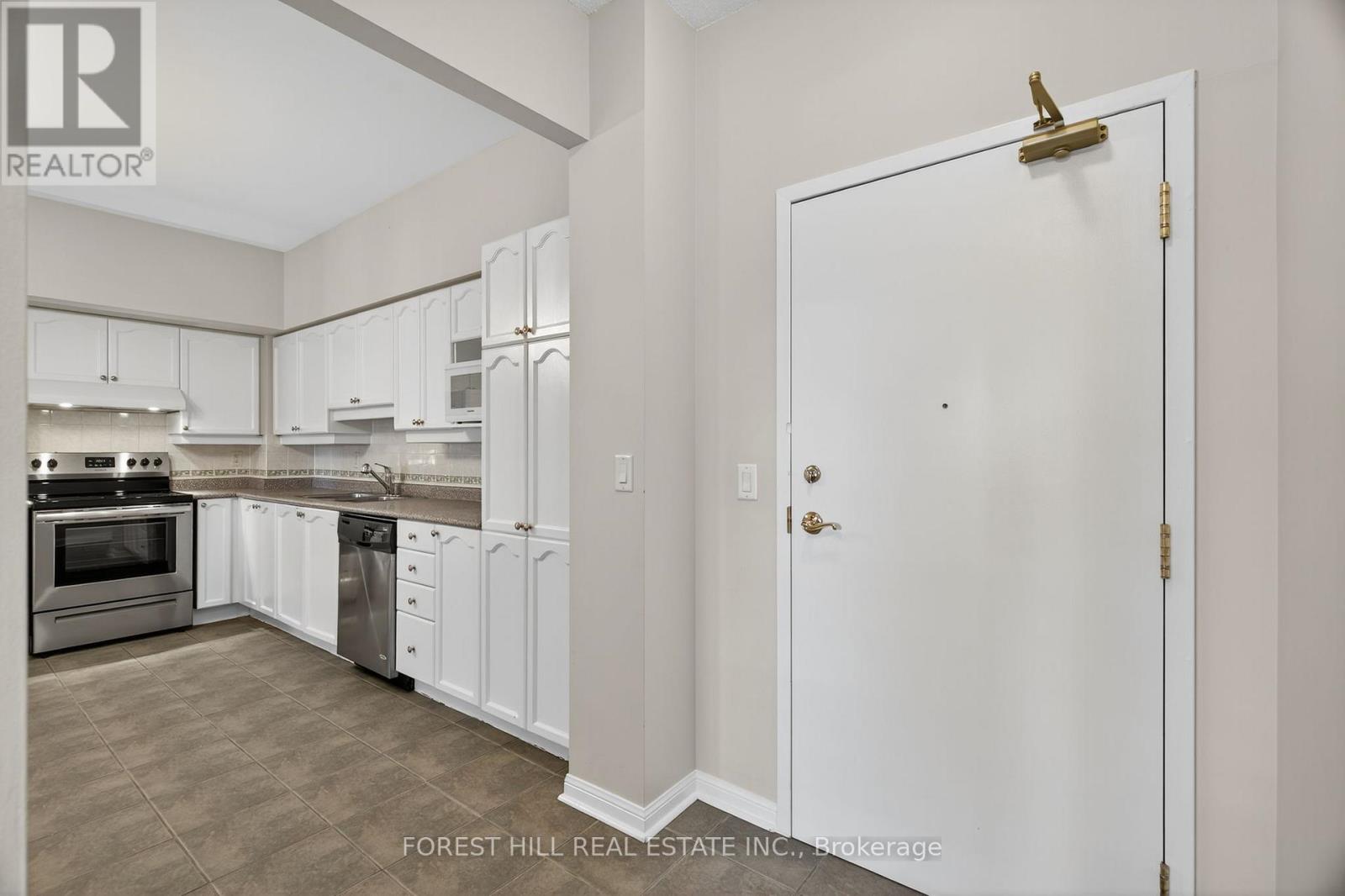 115 - 2500 Rutherford Road, Vaughan, Ontario  L4K 5N7 - Photo 2 - N12419138