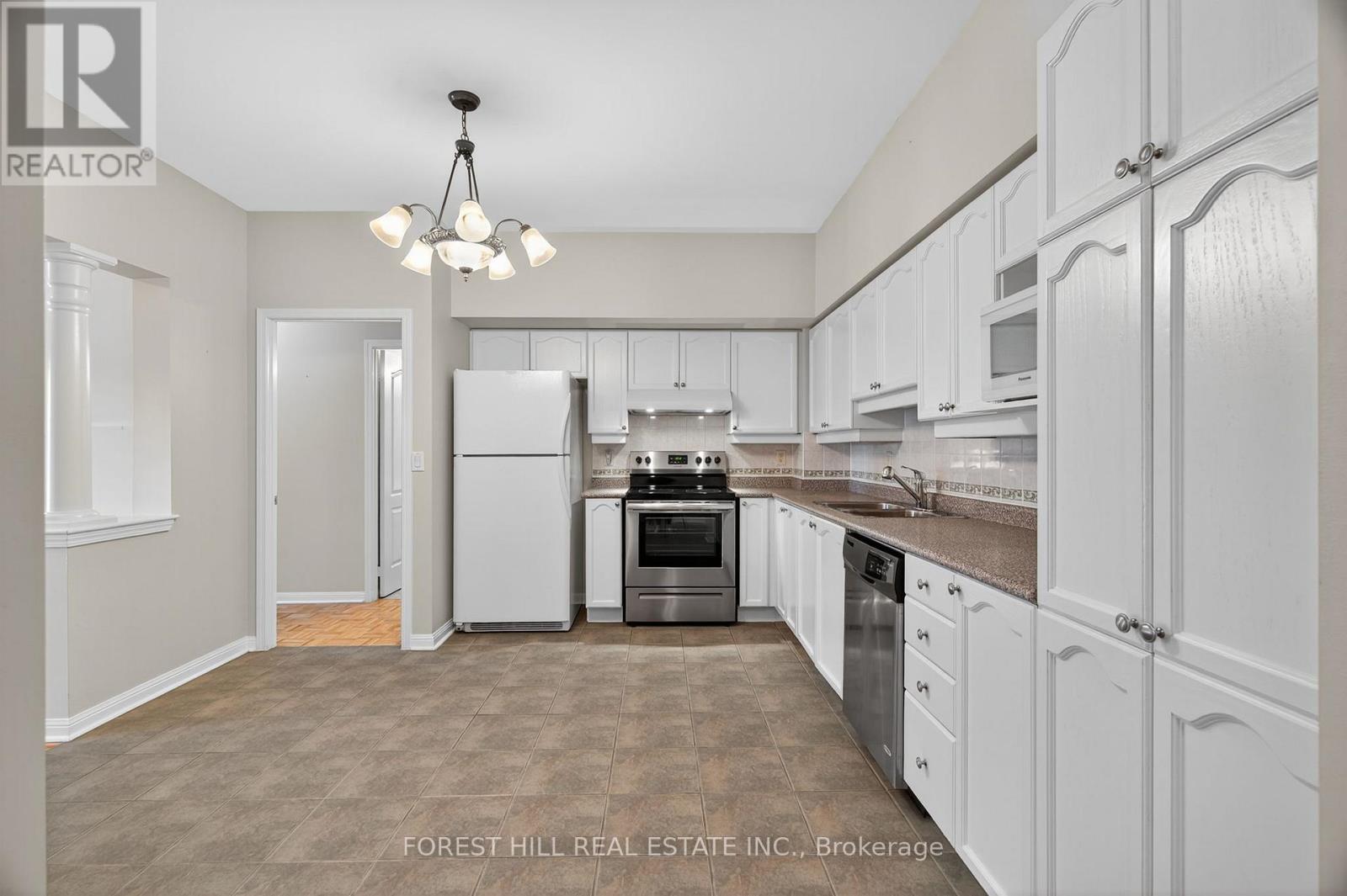 115 - 2500 Rutherford Road, Vaughan, Ontario  L4K 5N7 - Photo 3 - N12419138