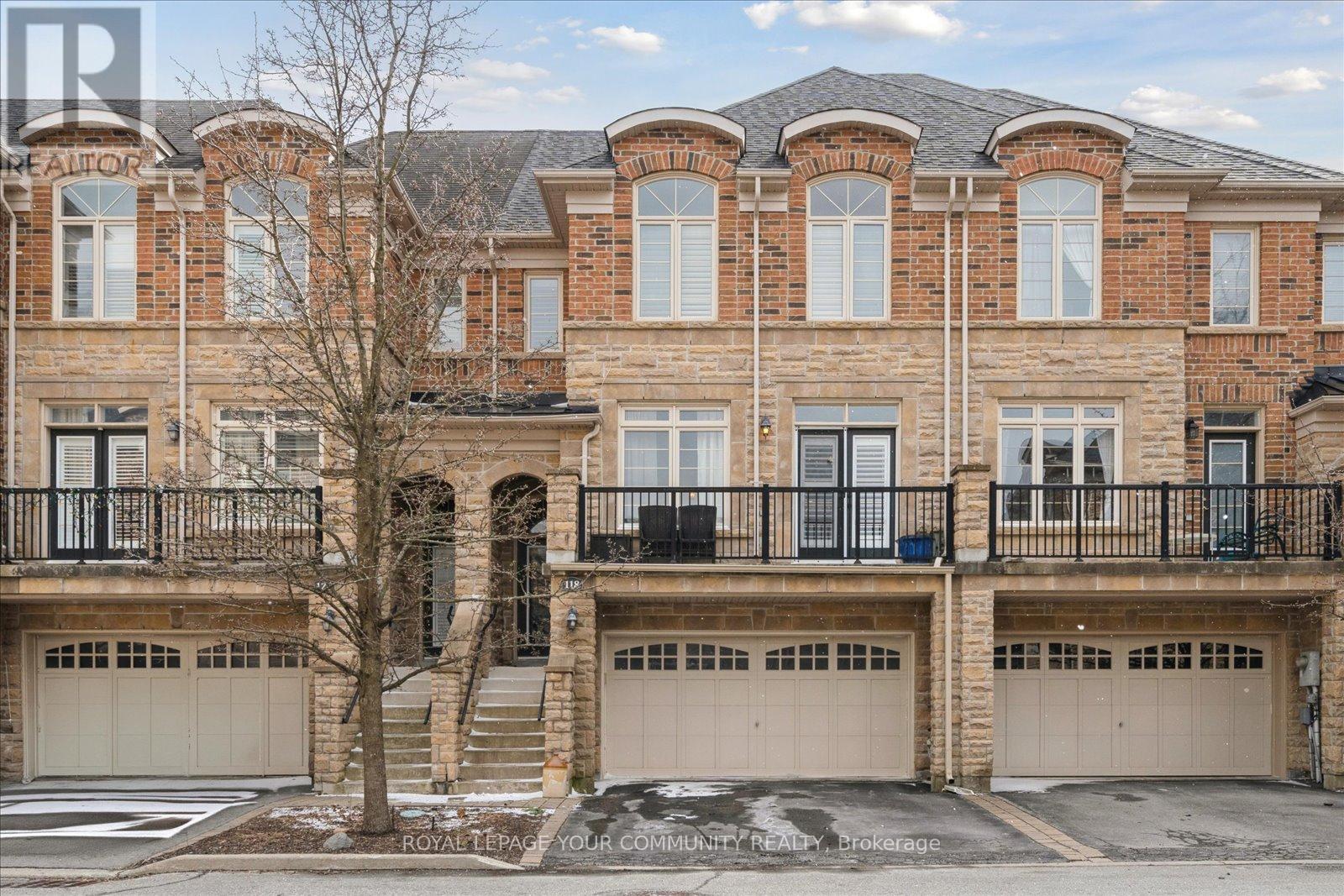 118 Chapman Court, Aurora, Ontario  L4G 0E2 - Photo 2 - N12419147
