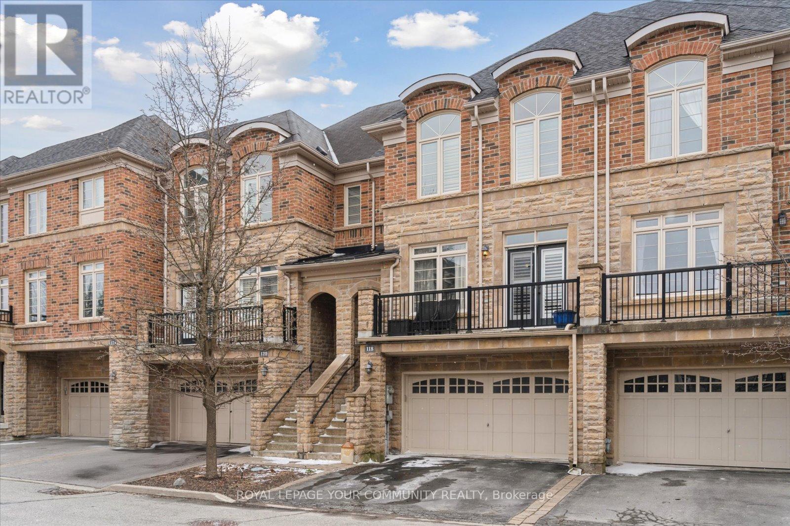 118 Chapman Court, Aurora, Ontario  L4G 0E2 - Photo 3 - N12419147