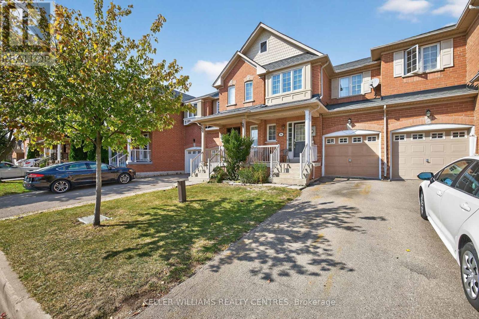 70 Burgess Crescent, Newmarket, Ontario  L3X 2T7 - Photo 2 - N12419159