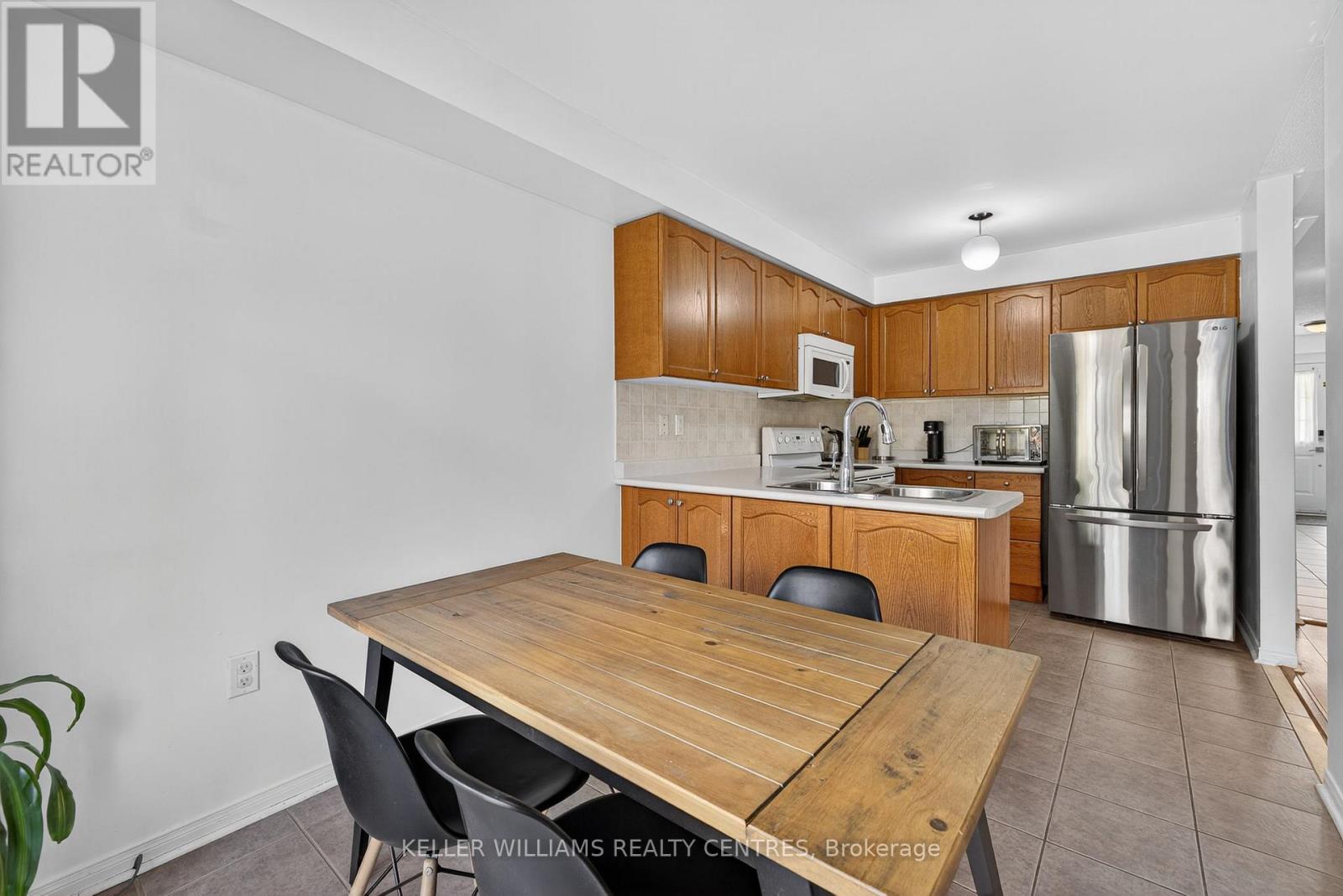 70 Burgess Crescent, Newmarket, Ontario  L3X 2T7 - Photo 20 - N12419159